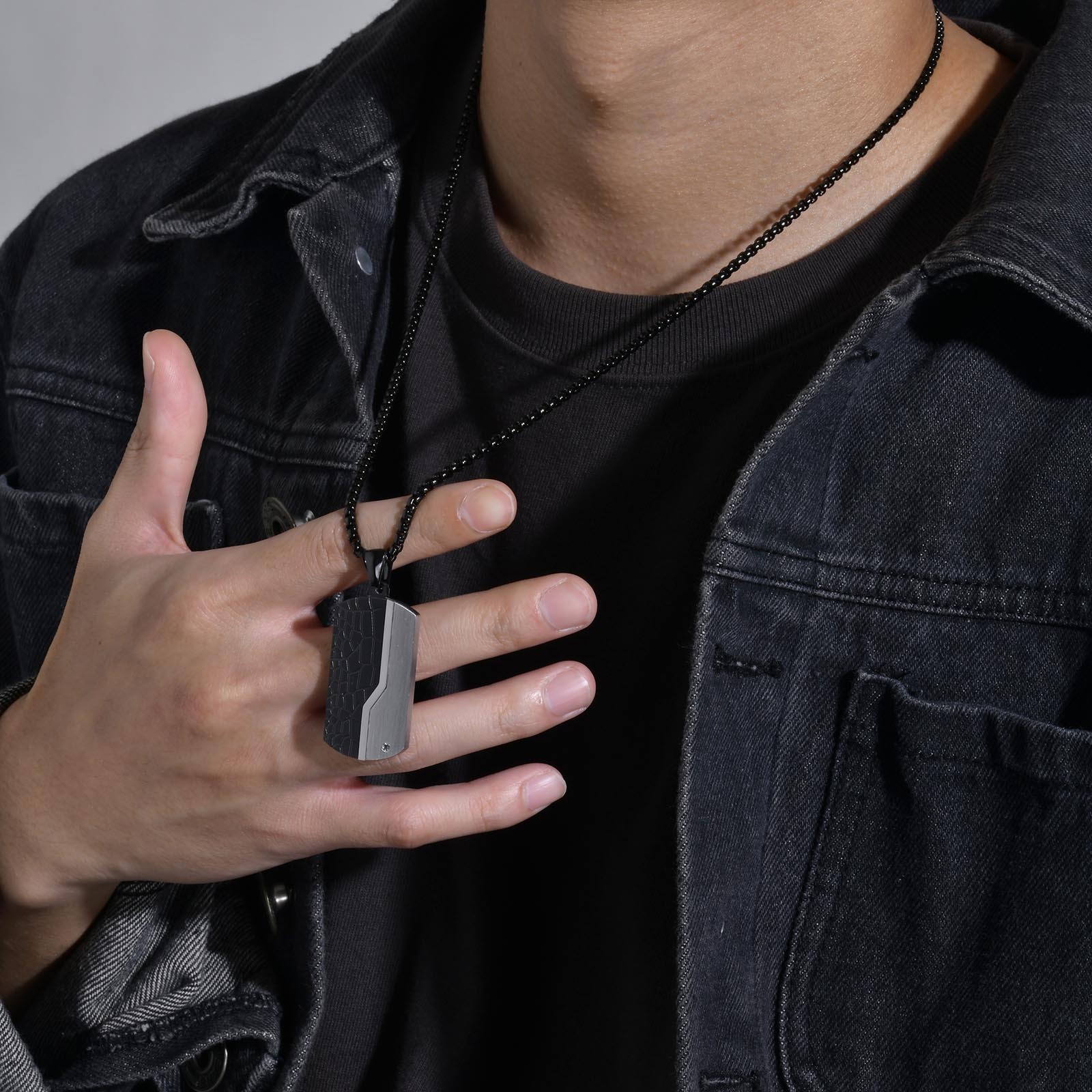 Stylowy męski naszyjnik z zawi – Mens Dog Tag Necklace recenzja i cena