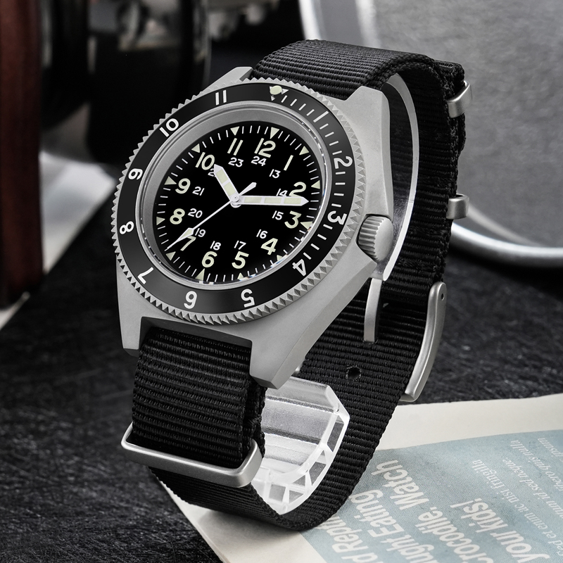 Zegarek kwarcowy Watchdives WD – Jewelry For Watches recenzja i cena
