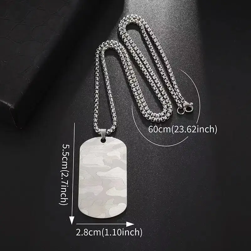 Kamuflaż ze stali nierdzewnej  – Mens Dog Tag Necklace recenzja i cena